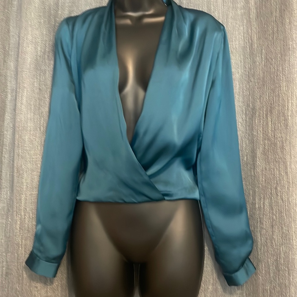 Lovers and friends open front and back blouse